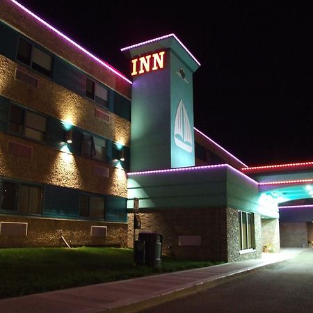 Lakeland Inn Hotel Cold Lake Exterior photo