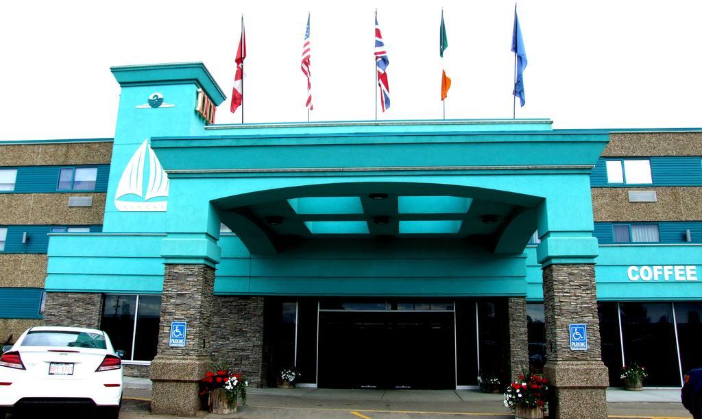 Lakeland Inn Hotel Cold Lake Exterior photo