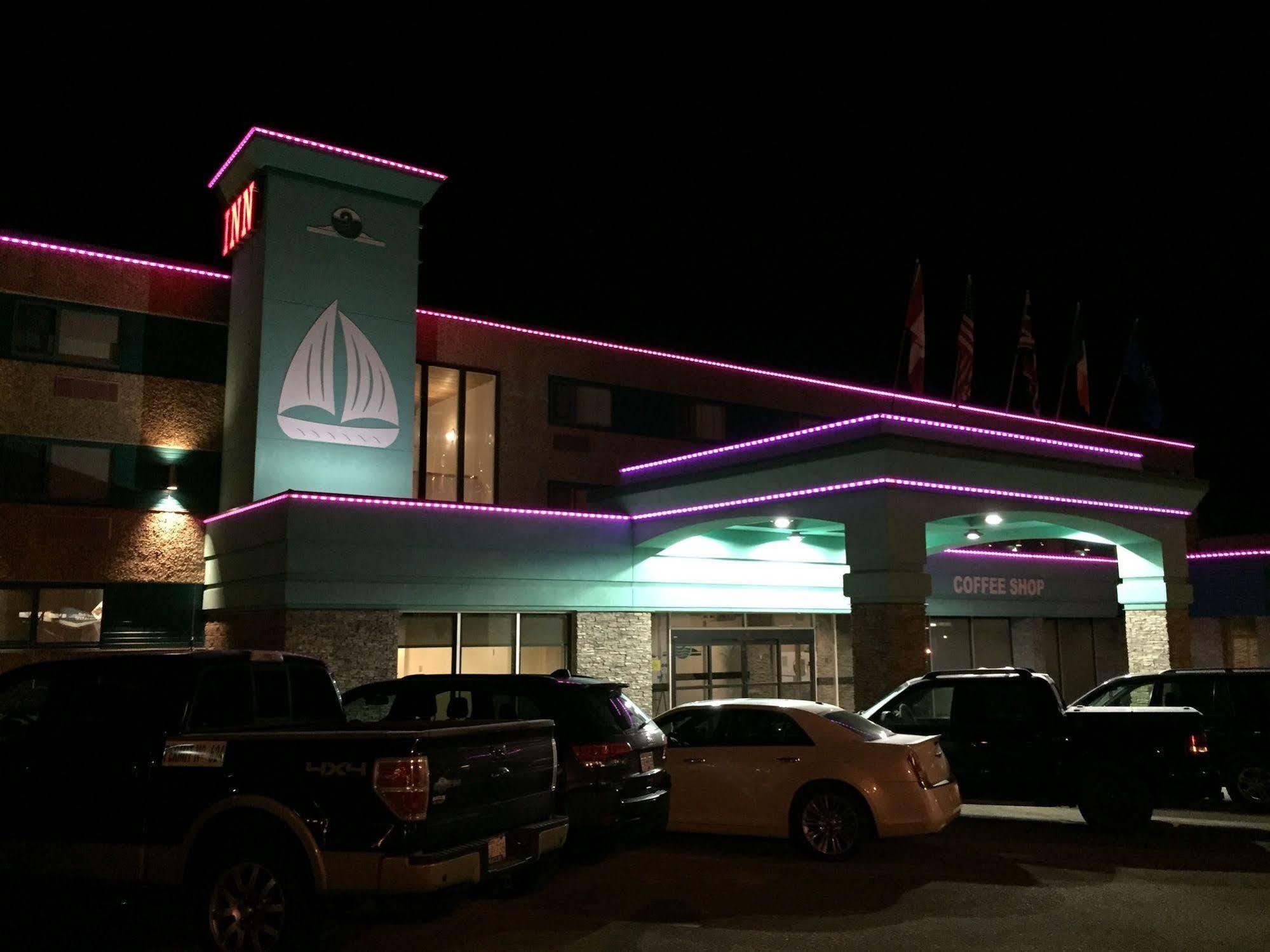 Lakeland Inn Hotel Cold Lake Exterior photo