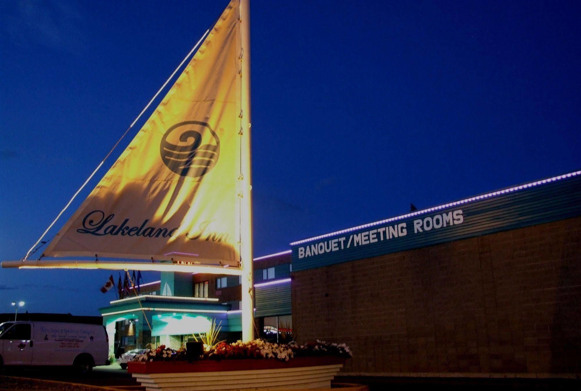 Lakeland Inn Hotel Cold Lake Exterior photo
